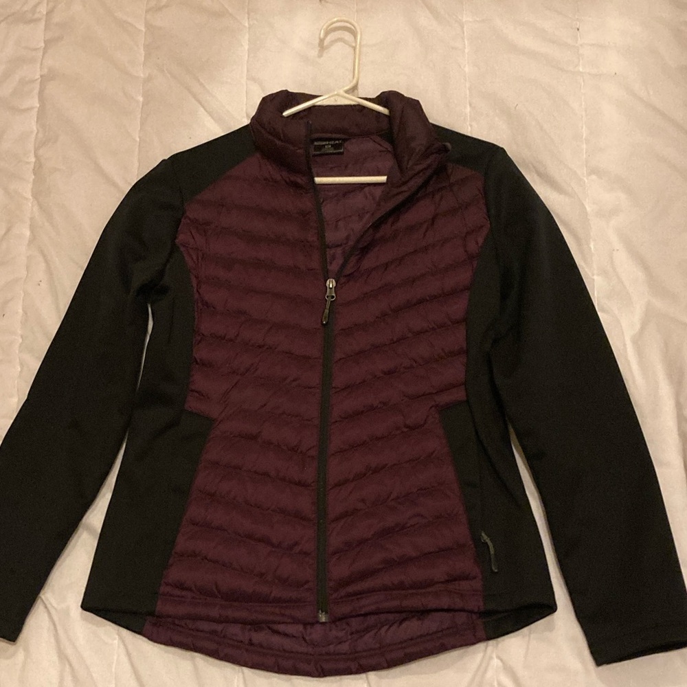 32 Degrees Women's Black and Dark Purple Puffer Jacket
